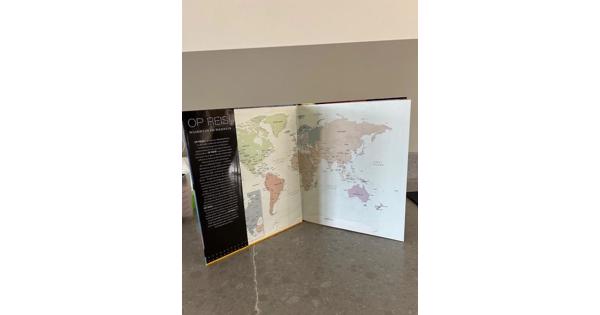 Vele boeken in goede staat om ruimte te maken in mijn boekenkast