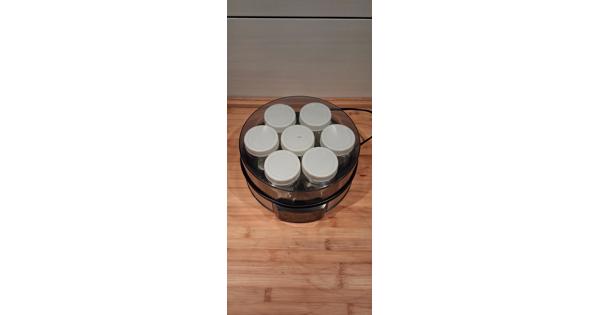 Yoghurt maker