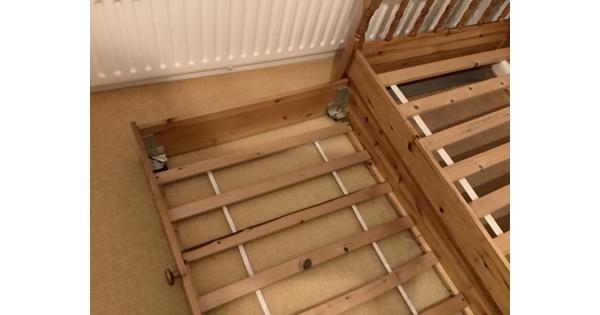 Bed met lade