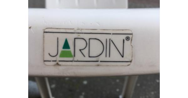 Comfortabele tuinset, ovale tafel  4 verstelbare stoele hoge rug met goede kussens en 3 stoelen lage rug