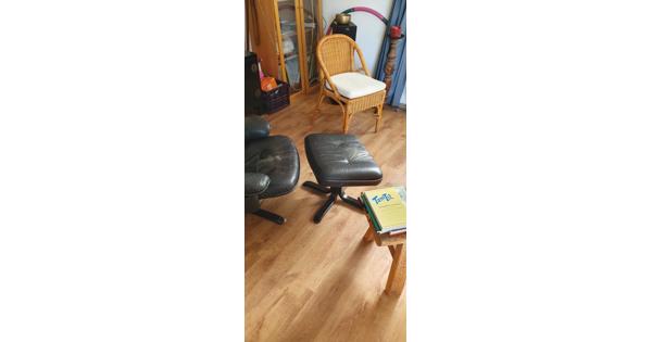 Oude Ikea luie-stoel + voetenbankje