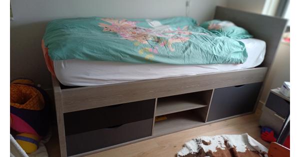 Eenpersoons bed