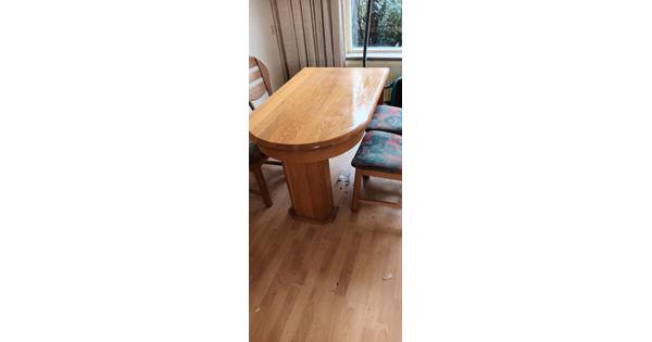 Eettafel met 4 stoelen