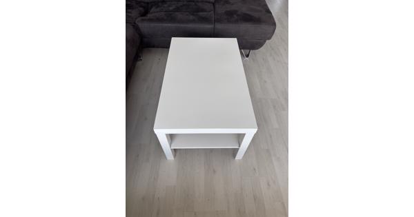 Witte salontafel met opbergplank