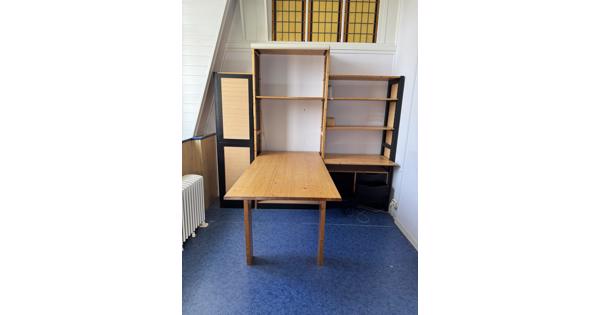 demontabel houten wandmeubel met bureau/tafel 