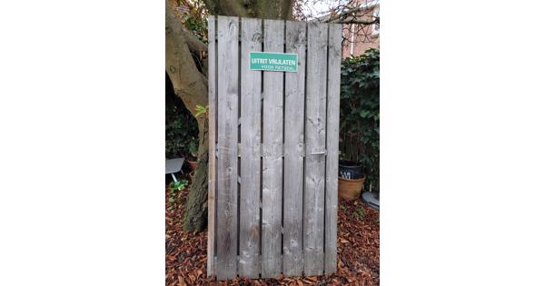 Tuinpoort met stalen frame