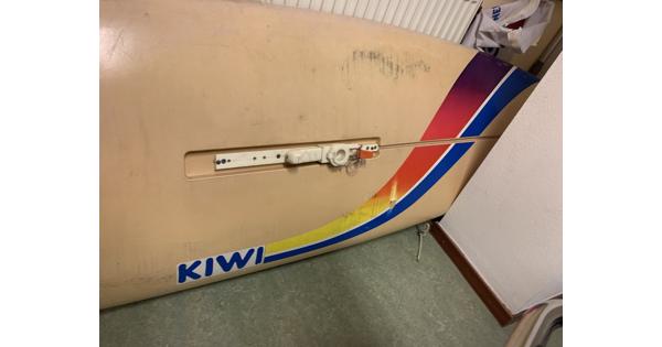 Kiwi windsurfplank en toebehoren 