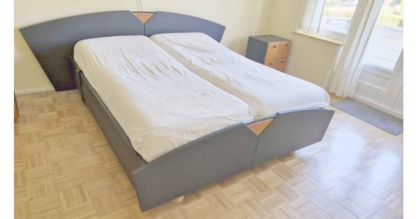 Bed 160 x 200 cm met nachtkastjes