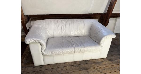 Witte leren bank