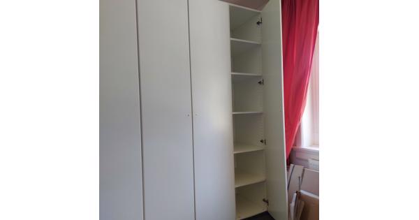 witte opbergkast  hang/leg