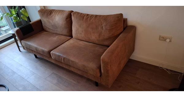 2,5 zits bank in kleur cognac