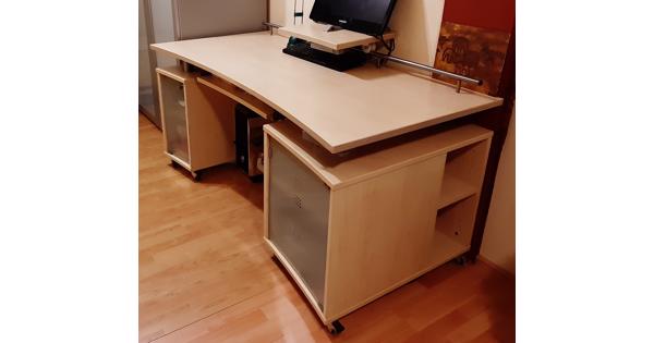 Lux bureau: verrijdbaar, veel afleg-/opbergplek; ergonomisch