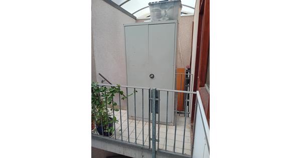 Industriele vintage stalen kast