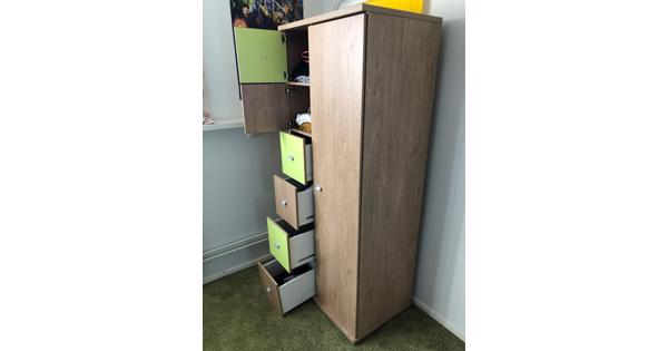 Kledingkast 200 x 83 x 58 (H x B x D)