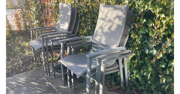Zes tuinstoelen