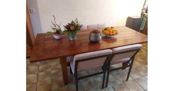 Kersenhouten tafel
