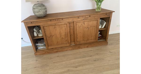 Prachtige servies/opbergkast met schuifdeurtjes