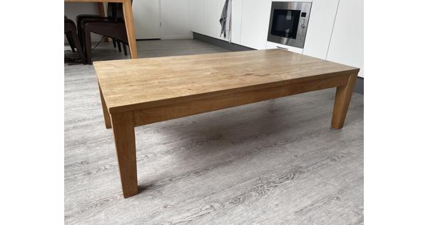 Gratis Massief houten eettafel met stoel & TV/Salon tafels