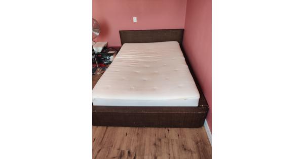 Bed 140x200