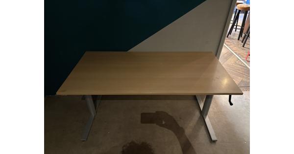 Bureau in hoogte verstelbaar