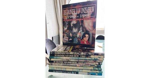 10 boeken over wereldgeschiedenis van 1900-1999 in zeer goede staat