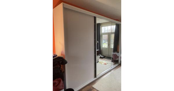 Grote witte inbouwkast ca 3m x 60cm 