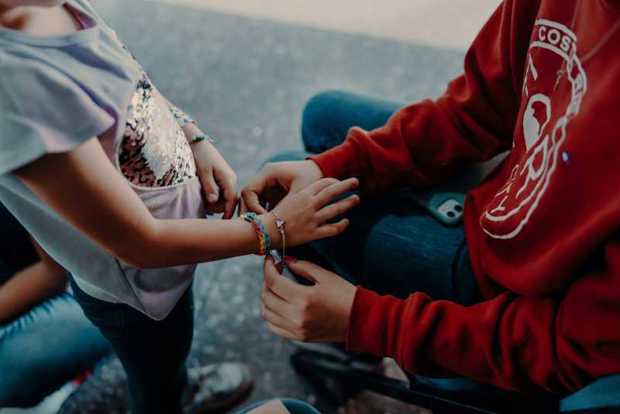 Is gratis echt beter dan verkopen? Een datagedreven blik op weggeefacties op marktplaatsen